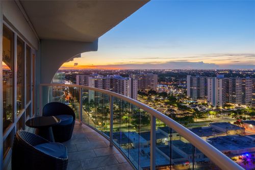 ph7s-3400 Galt Ocean Dr, Fort Lauderdale, FL, 33308-7043 | Card Image