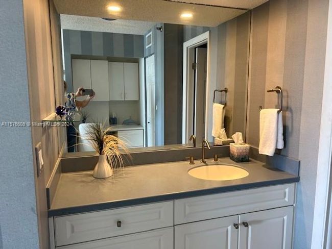APT-1402 - 100 Ocean Trail Way, Condo with 2 bedrooms, 2 bathrooms and null parking in Jupiter FL | Image 11