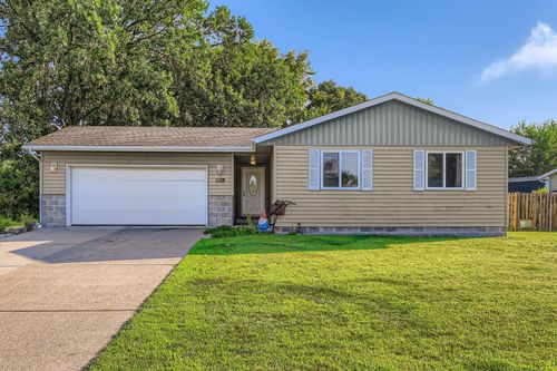 812 Marion St Sw, Isanti, MN, 55040-7252 | Card Image