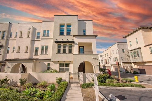 150 Fixie, Irvine, CA, 92618-1033 | Card Image