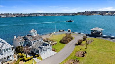 19 Defenders Row, Condo with 3 bedrooms, 3 bathrooms and 4 parking in Newport RI | Image 3