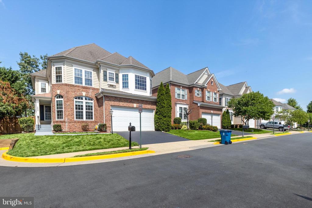 Powers Ln, Centreville, VA 20120
