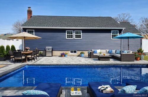 308 Hancock St, Brentwood, NY, 11717-2851 | Card Image