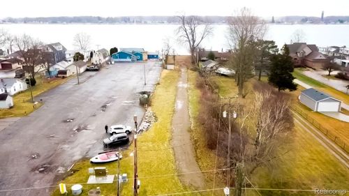 7503 River Rd, Cottrellville, MI, 48039-3336 | Card Image