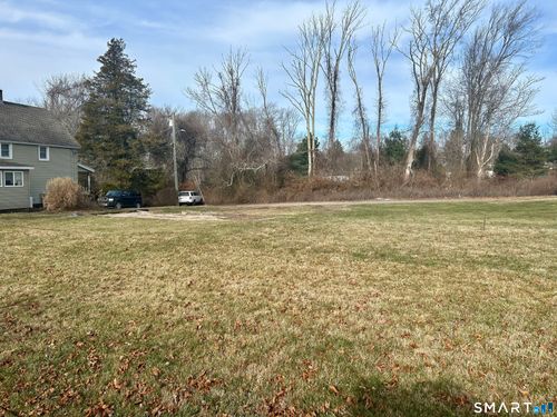 5 Ray St, New London, CT, 06320-3305 | Card Image