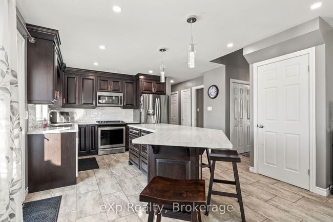 953 Greenock Brant Line, House other with 3 bedrooms, 3 bathrooms and 6 parking in Cargill ON | Image 16