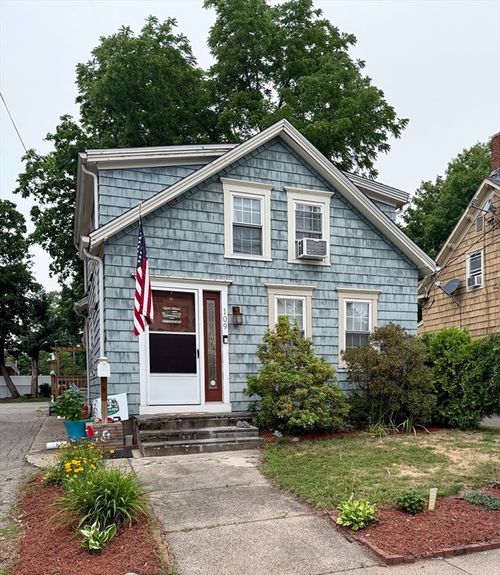 109 Union St, Attleboro, MA, 02703-2922 | Card Image