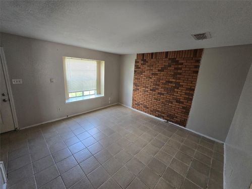 7045 Chasewood Dr, Missouri City, TX, 77489-2518 | Card Image