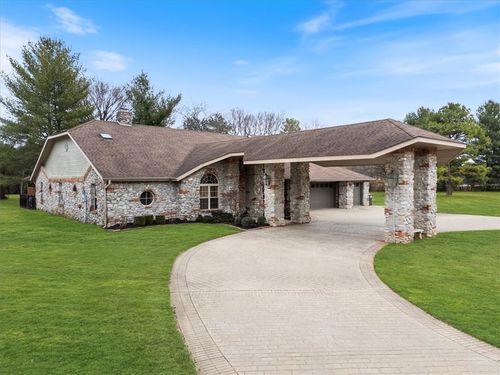 374 Riverlyn Dr, Fayetteville, AR, 72703-9764 | Card Image