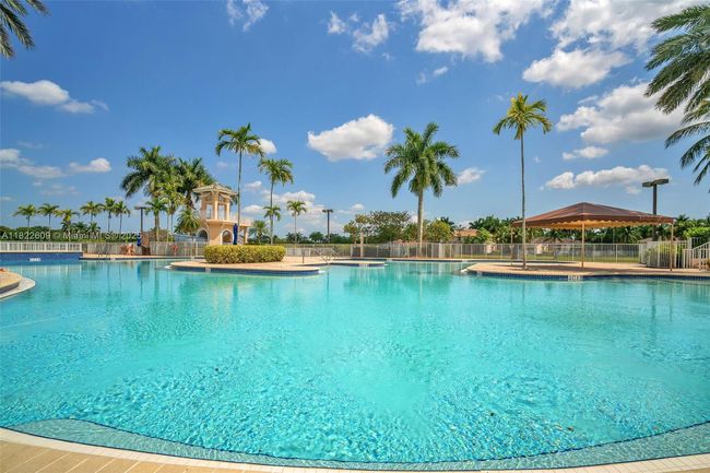 942 Lavender Cir, House other with 4 bedrooms, 3 bathrooms and null parking in Weston FL | Image 61