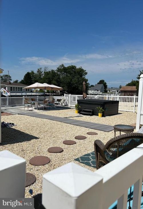 39 Jeteemale Dr, MANAHAWKIN, NJ, 08050-3516 | Card Image