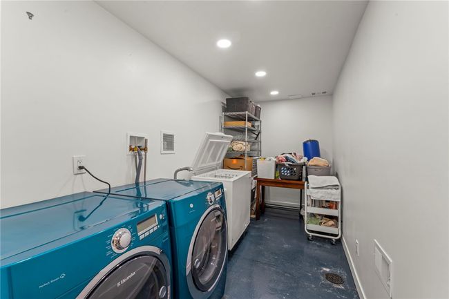 857 E Mcmurray Rd, House other with 3 bedrooms, 3 bathrooms and 2 parking in Peters Twp PA | Image 30
