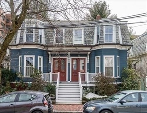 39-39 Walker St, Cambridge, MA, 02138-2412 | Card Image