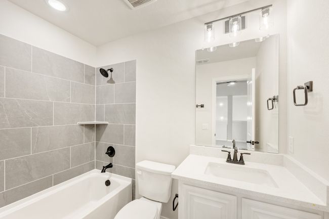 11916 Serval St, House other with 4 bedrooms, 3 bathrooms and null parking in Godley TX | Image 24