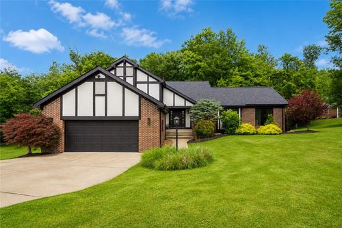 407 Hilltop Ln, Washington, PA, 15301-1328 | Card Image