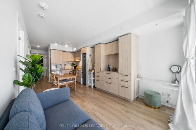 1211 - 501 Yonge St, Condo with 2 bedrooms, 1 bathrooms and null parking in Toronto ON | Image 12