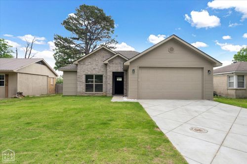 208 Ridgecrest Dr, Walnut Ridge, AR, 72476-1651 | Card Image
