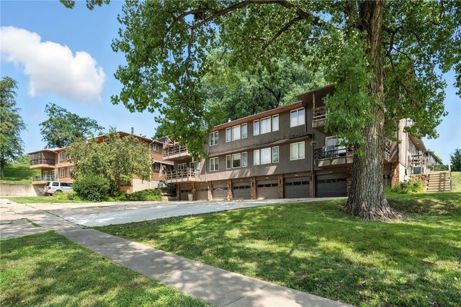 1704 Pikes Peak Ct Ne, Condo with 2 bedrooms, 2 bathrooms and null parking in Cedar Rapids IA | Image 18