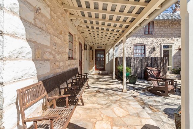 125 W San Antonio St, Home with 2 bedrooms, 3 bathrooms and 2 parking in Fredericksburg TX | Image 38