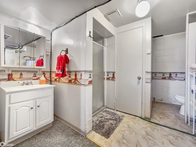 1604 Club View Dr, Home with 3 bedrooms, 2 bathrooms and 2 parking in Hampton IA | Image 29