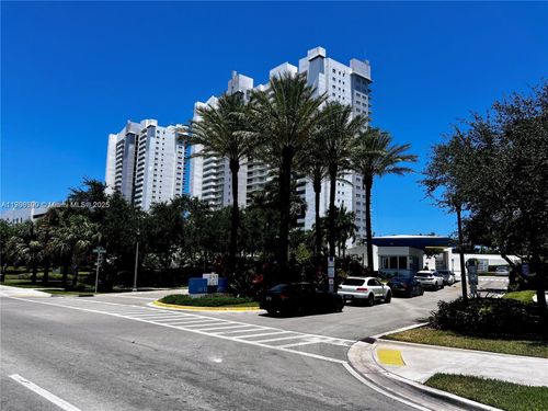 apt-2301-15051 Royal Oaks Ln, North Miami, FL, 33181-2469 | Card Image