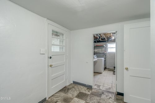 205 13th Ave Nw, Mandan, ND, 58554-4908 | Card Image