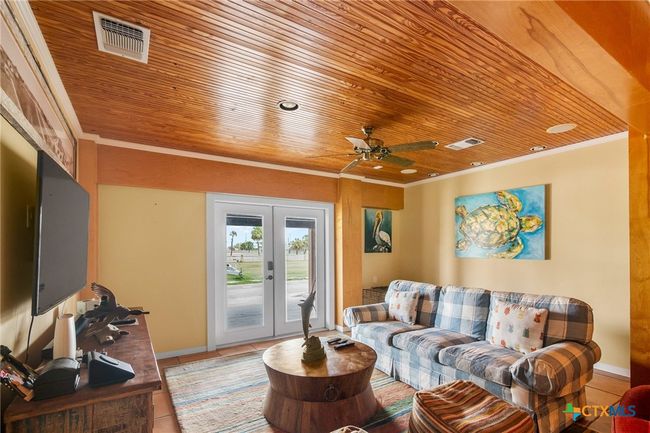 2133 W Maple St, House other with 4 bedrooms, 5 bathrooms and null parking in Port O Connor TX | Image 26