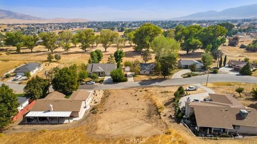 22935 Larkspur Ct, Tehachapi, CA, 93561-9536 | Card Image