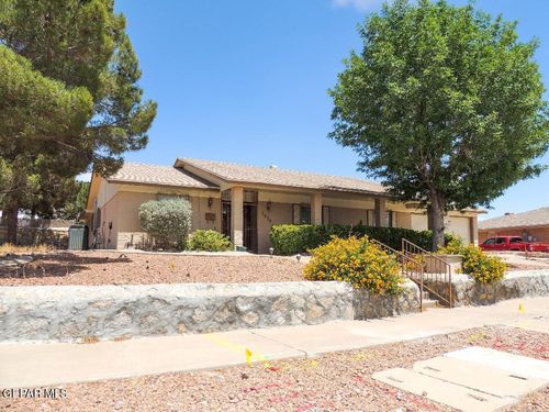 10701 Vista Alegre Dr, El Paso, TX, 79935-3604 | Card Image