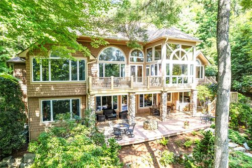 201 Didrikson Way, Hendersonville, NC, 28739-8985 | Card Image