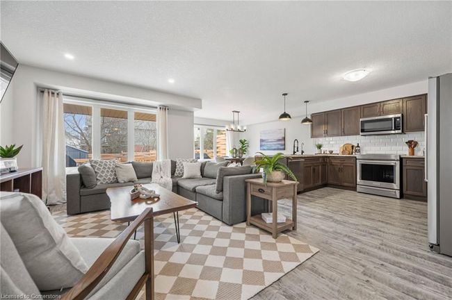 71 Crab Apple Crt, House other with 3 bedrooms, 4 bathrooms and 3 parking in Wellesley ON | Image 14