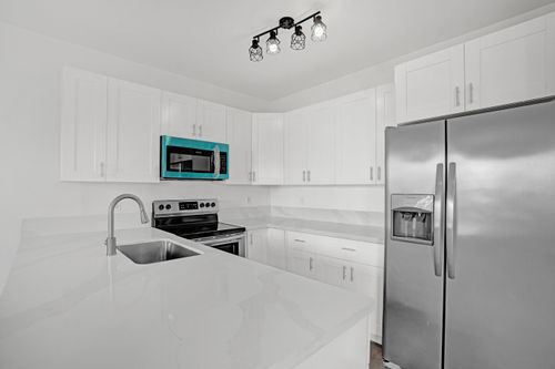 1255 Nw 27th Ave, Pompano Beach, FL, 33069-1852 | Card Image