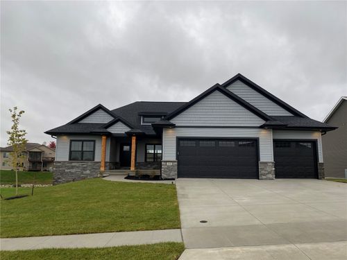 40 S Seven Oaks Rd, North Liberty, IA, 52317-7408 | Card Image