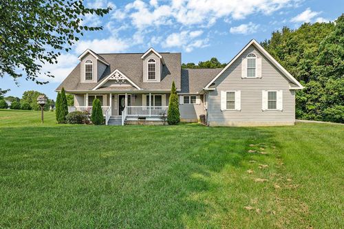 246 Autumn Dr, Crossville, TN, 38571-7319 | Card Image