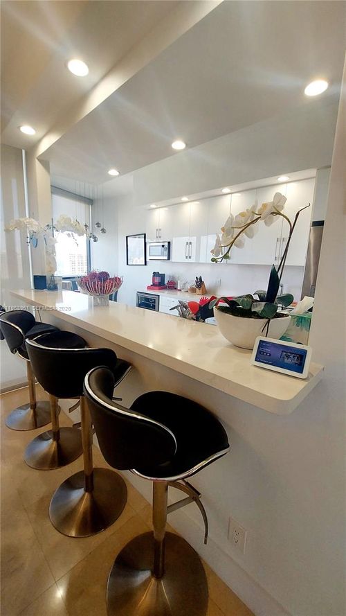 apt-3106-1000 E Island Blvd, Aventura, FL, 33160-4940 | Card Image