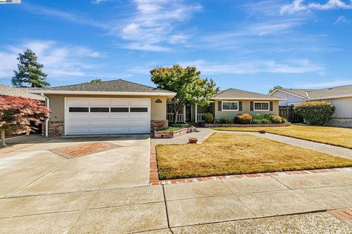 38353 Farwell Dr, Fremont, CA, 94536-7101 | Card Image