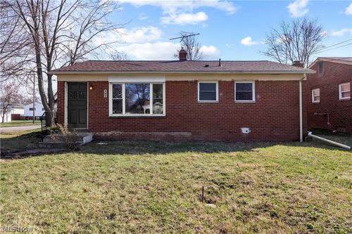 897 Livermore Lane, Elyria, OH, 44035 | Card Image