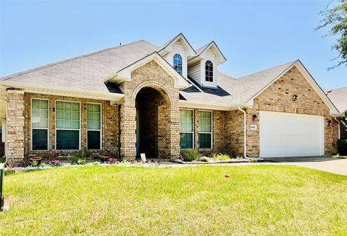 5851 Lorenzo Dr, Grand Prairie, TX, 75052-8765 | Card Image