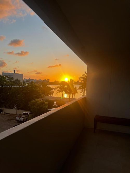 apt-3c-7545 E Treasure Dr, North Bay Village, FL, 33141-4307 | Card Image