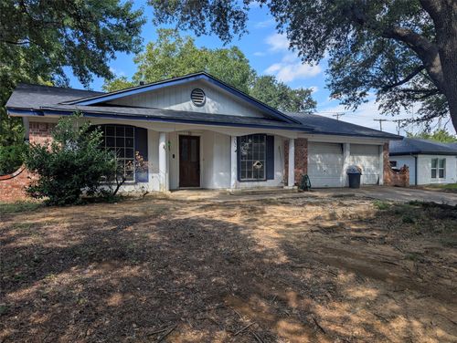 1429 Foothill Dr, Hurst, TX, 76053-3861 | Card Image