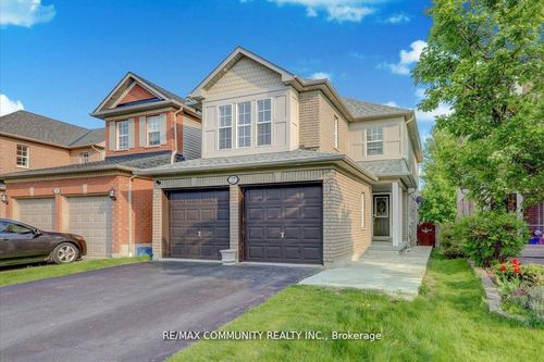 27 Merchants Ave, Whitby, ON, L1P1S2 | Card Image