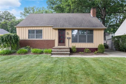 1016 Dover Center Rd, Westlake, OH, 44145-1313 | Card Image
