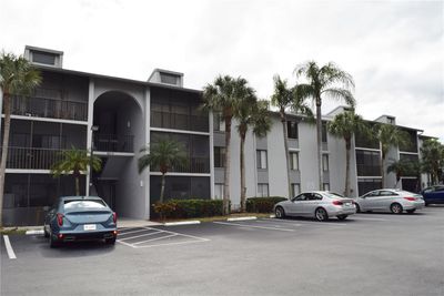 15 - 9610 Green Cypress Lane, Condo with 2 bedrooms, 2 bathrooms and null parking in Fort Myers FL | Image 2