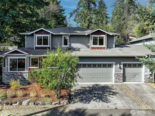 16537 Densmore Ave N, Shoreline, WA, 98133-5519 | Card Image