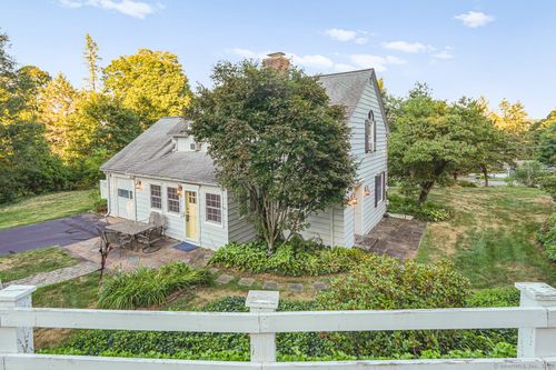 35 Lakewood Cir N, Manchester, CT, 06040-7012 | Card Image
