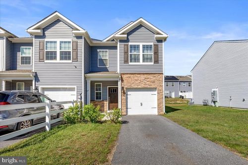 47 Peregrine Way, BURLINGTON, NJ, 08016-4445 | Card Image