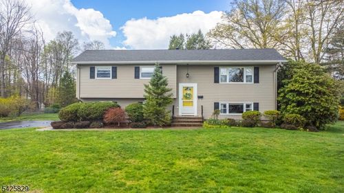 12 Henry St, Succasunna, NJ, 07876-1115 | Card Image