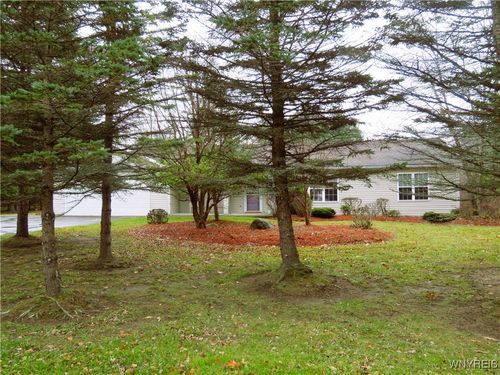 1657 S Creek Rd, Derby, NY, 14047-9723 | Card Image