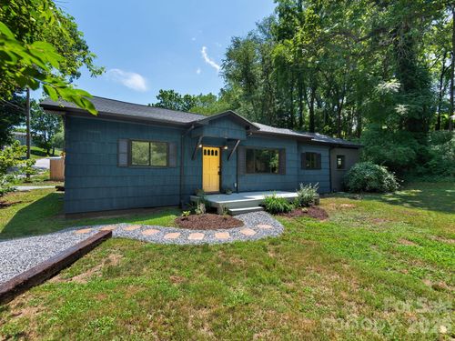 78 Travis St, Clyde, NC, 28721-9697 | Card Image