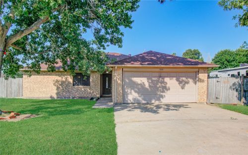830 S 6th St, La Porte, TX, 77571-4916 | Card Image